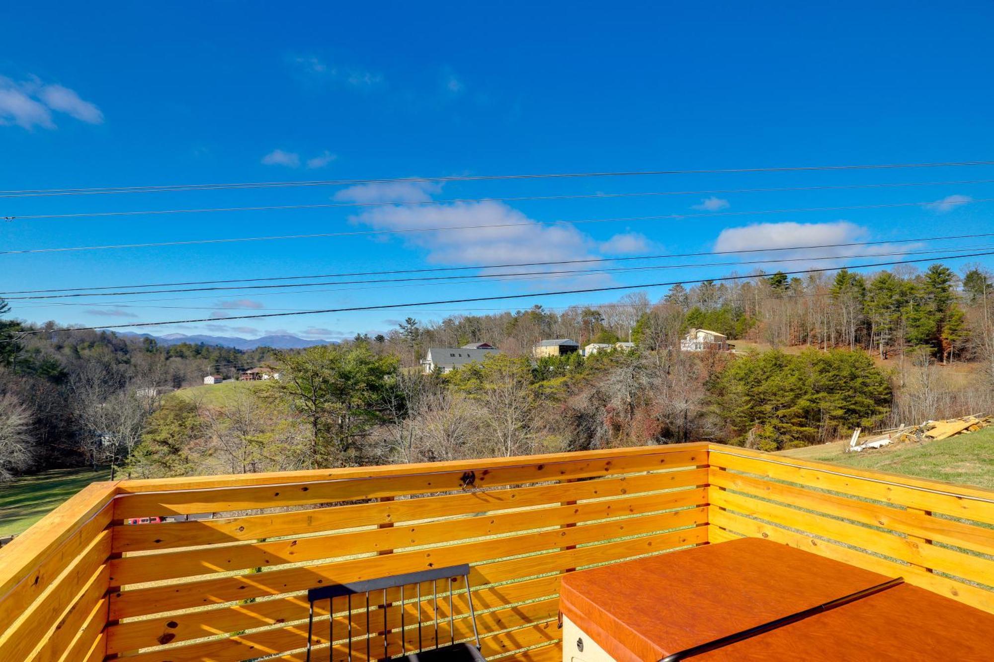 Marshall Studio With Loft, Hot Tub And Views! المظهر الخارجي الصورة